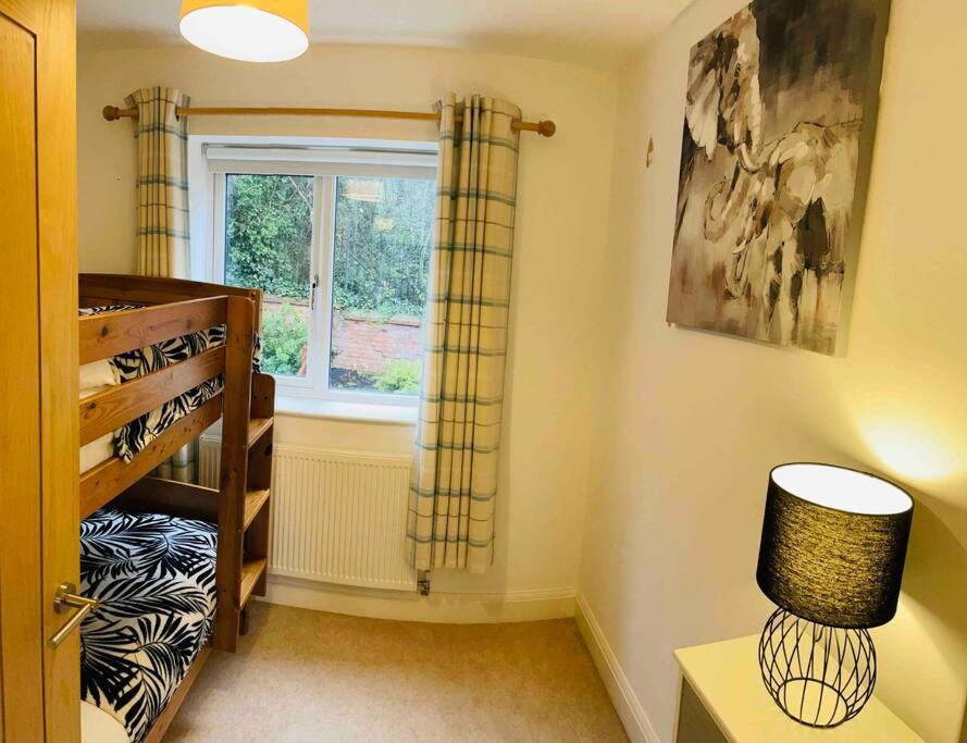 Holiday home Balcony Views + Parking *